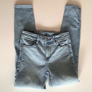 Girl’s stretch light wash American Eagle jeans